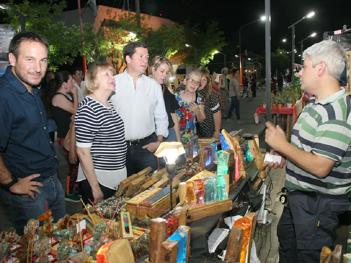 Con baile, música y una nueva reina pasó la Fiesta Nacional de Artesanías en Arroyito