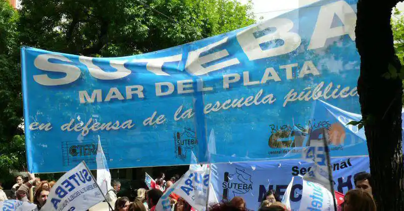 Fuerte adhesión en el primero de los cuatro días de paro docente