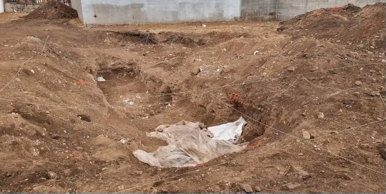 El hallazgo se produjo en un terreno cercano al ex centro clandestino Campo de la Ribera