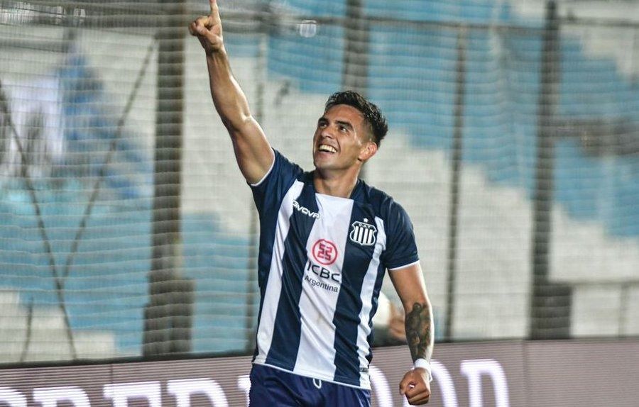 Enzo Díaz: El nuevo jugador de River que se crió en el campo, sin luz ni TV, en un pueblito bonaerense de 500 habitantes