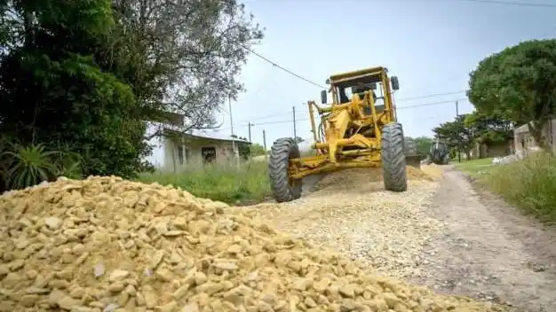Tareas viales. En calles del barrio Puerto de Mar del Plata