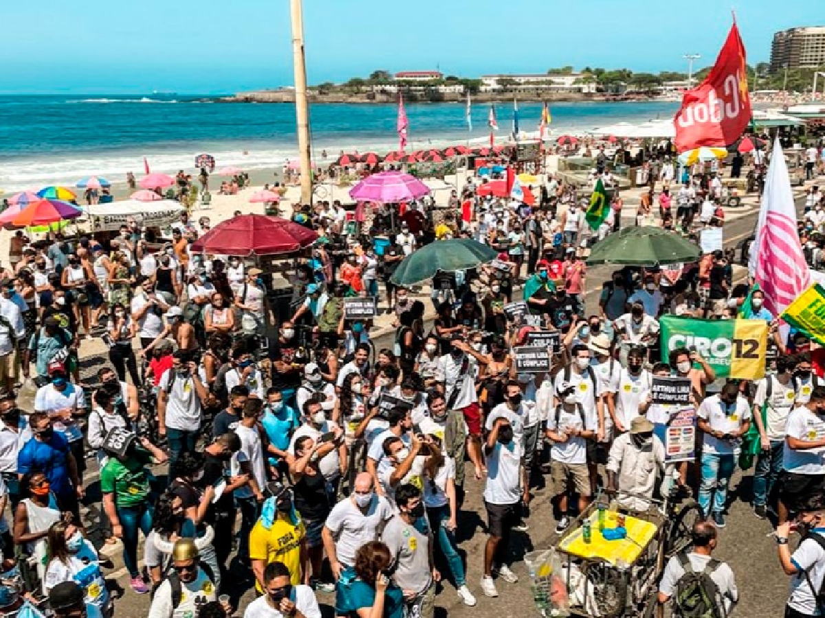Bolsonaro cada vez más aislado: hasta la derecha marchó en su contra