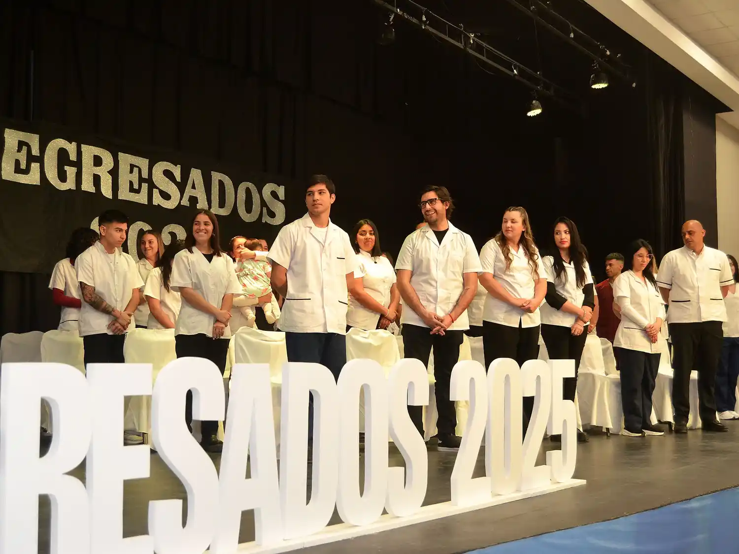 Emotivo acto de graduación del instituto superior de enfermería profesional D-79