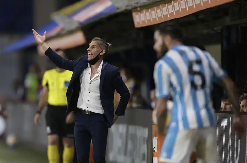 Beccacece anunció que se va de Racing cuando termina la Copa Maradona