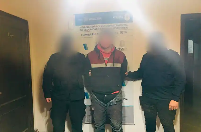 Robó en una casa y luego en la del vecino: lo atraparon con una caña de pescar en la mano