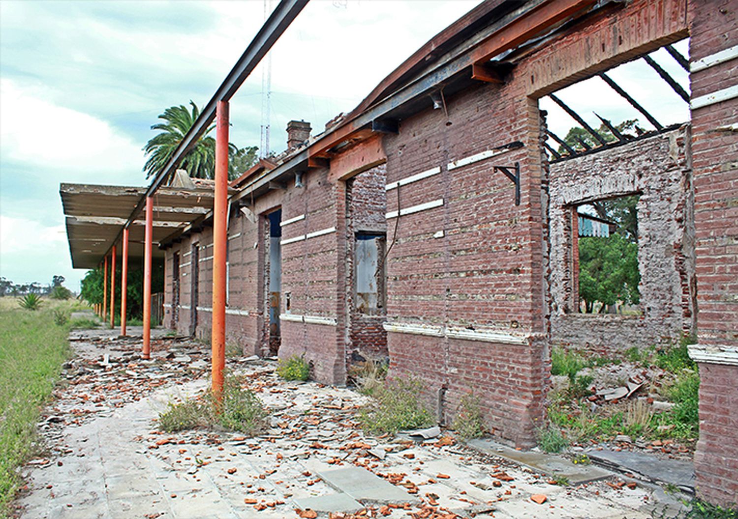 Tren. La destrucción compromete el futuro