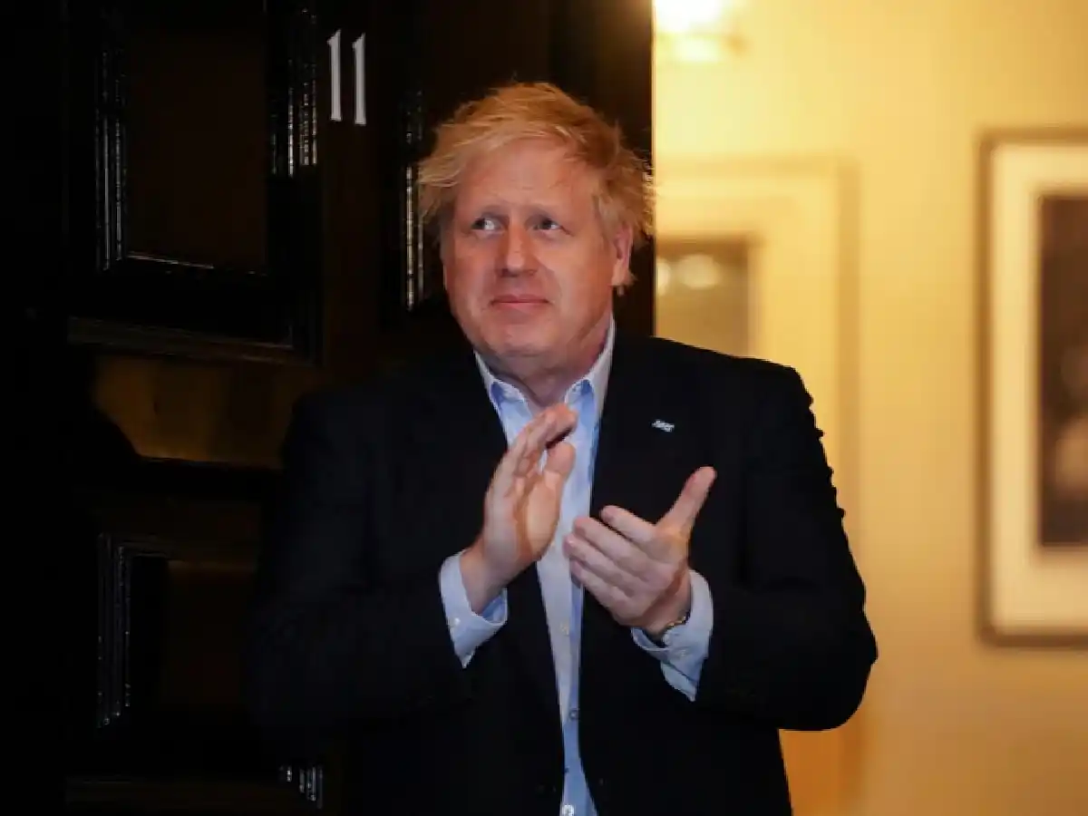 Internaron a Boris Johnson, diagnosticado COVID - 19, por precaución 