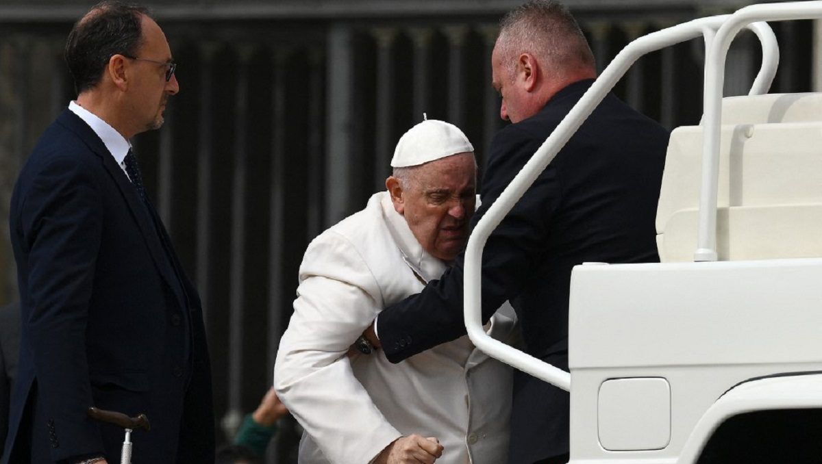 ¡TIENE UNA AFECCIÓN PULMONAR! Papa Francisco NO oficiará misa del Domingo de Ramos