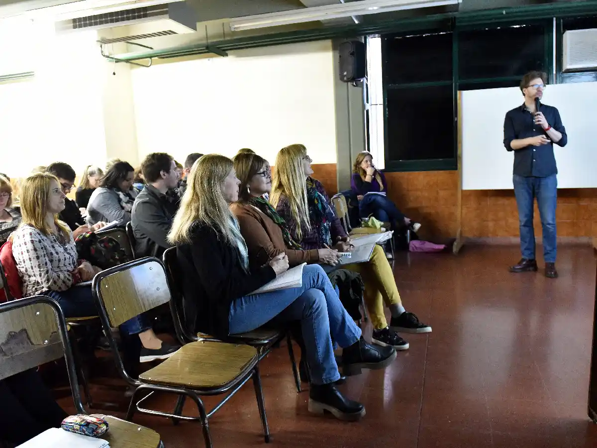 A través de la Logoterapia buscan  evitar la deserción escolar 