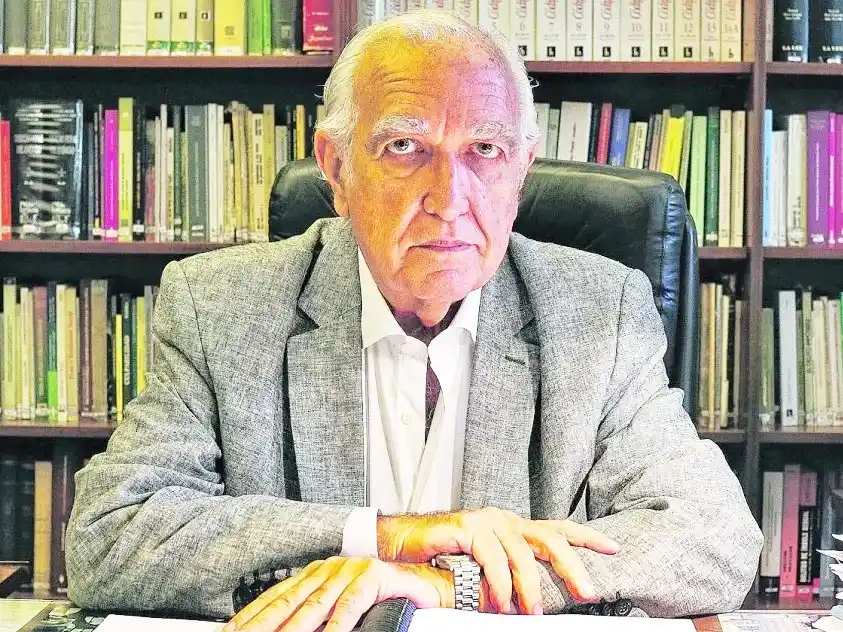 El 23 de abril la Uader distinguirá con el Honoris Causa a Ricardo Gil Lavedra