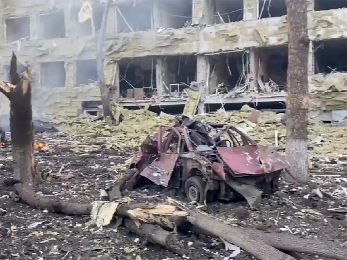 Rusia bombardeó y destruyó un hospital materno infantil en Ucrania