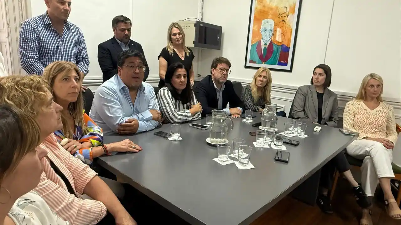 Los presidentes de bloques opositores le pidieron diálogo a Kicillof.