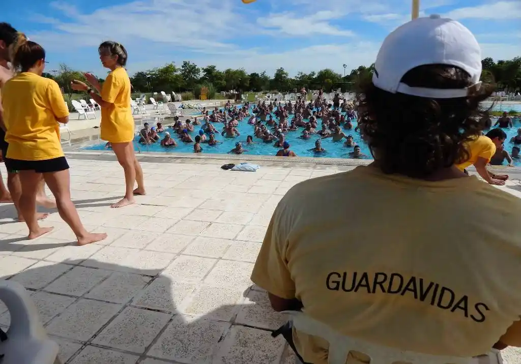 Autorizan piscinas recreativas y colonias de vacaciones en Paraná