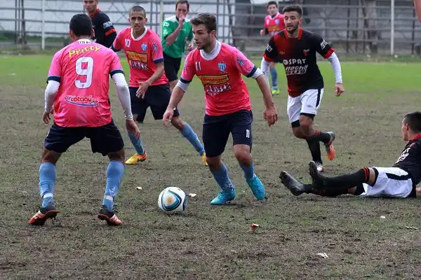 Juveniles de AFA: Juventud Unida enfrenta a Patronato