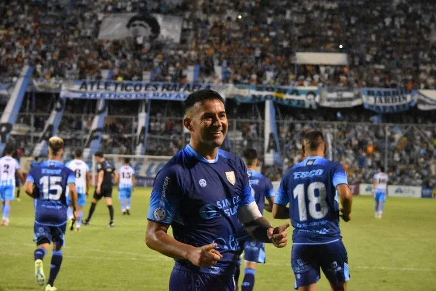 El ex futbolista terminó en el segundo lugar con el 27,58% de los sufragios y desde diciembre de este año asumirá su banca como edil de la ciudad del norte santafesino.