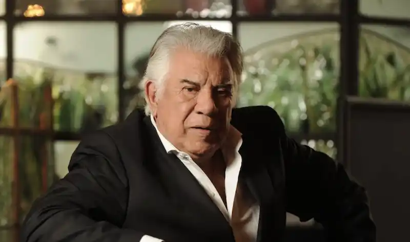 El artista Raúl Lavié recibió la vacuna contra el Covid en el municipio de Malvinas Argentinas