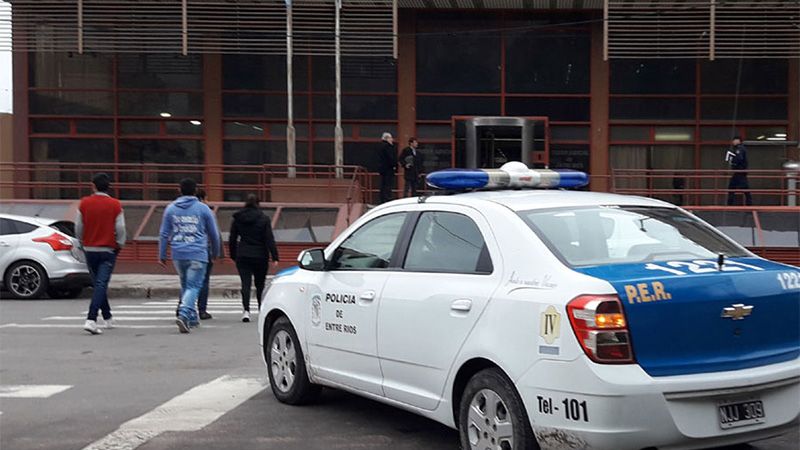 Lo condenarán por abusar de su hijastra, pero la joven de 17 años afirma que era mentira