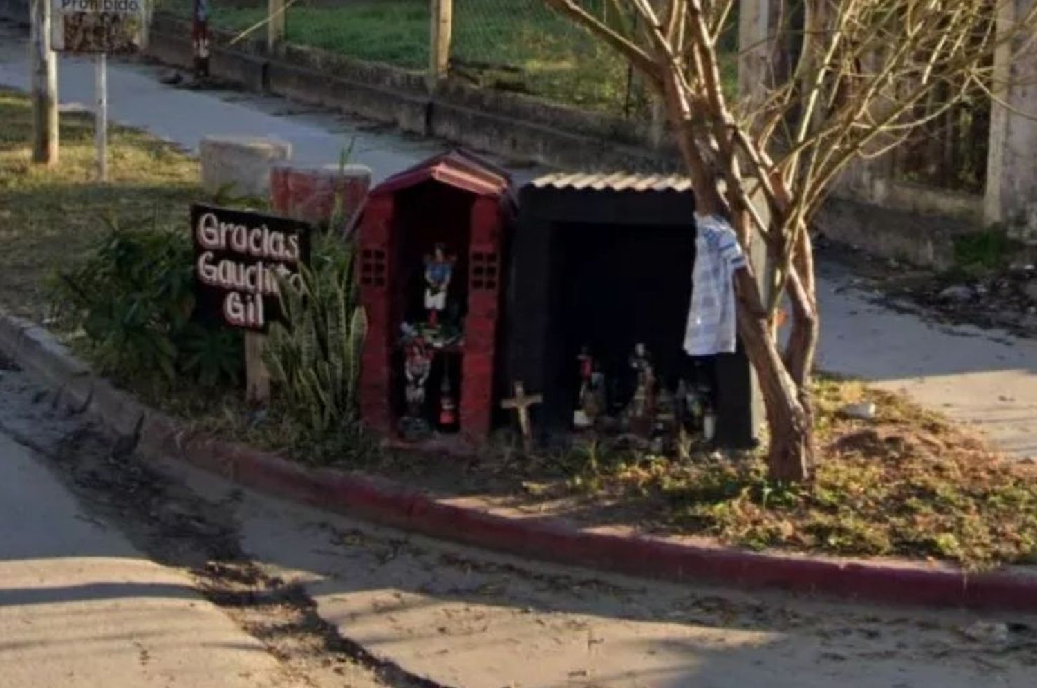 Hallaron un cráneo en un santuario del Gauchito Gil en Paraná