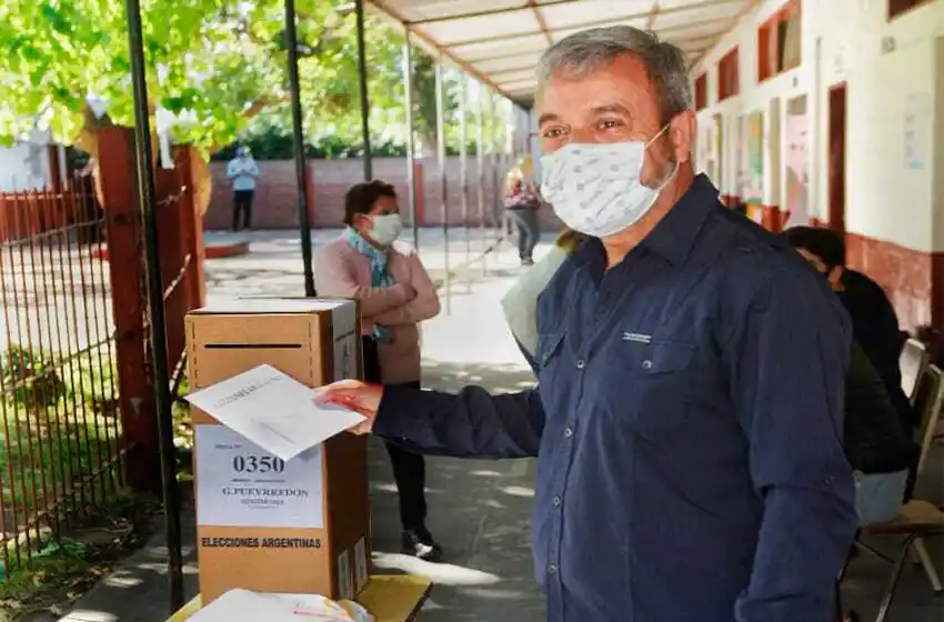 "Esto es la fiesta de la democracia, estamos muy satisfechos con la recepción de los vecinos"