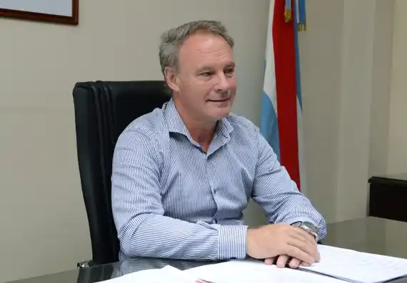 Intendente con carnet de afiliado hace 40 años se postula para presidir la UCR de Entre Ríos