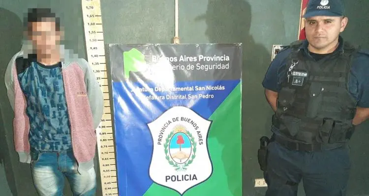 Aprehendieron a un hombre por pegarle a su pareja y robaron en una casa
