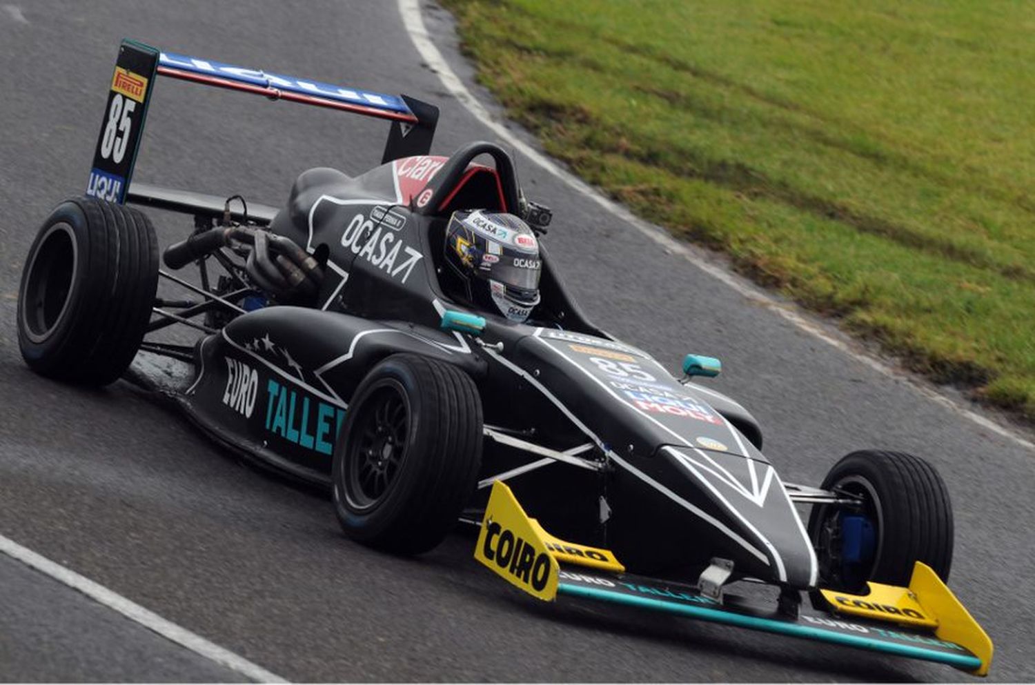 Las teloneras salen a la pista