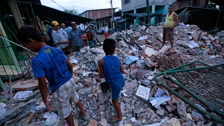 Macri se solidarizó con Ecuador tras el terremoto