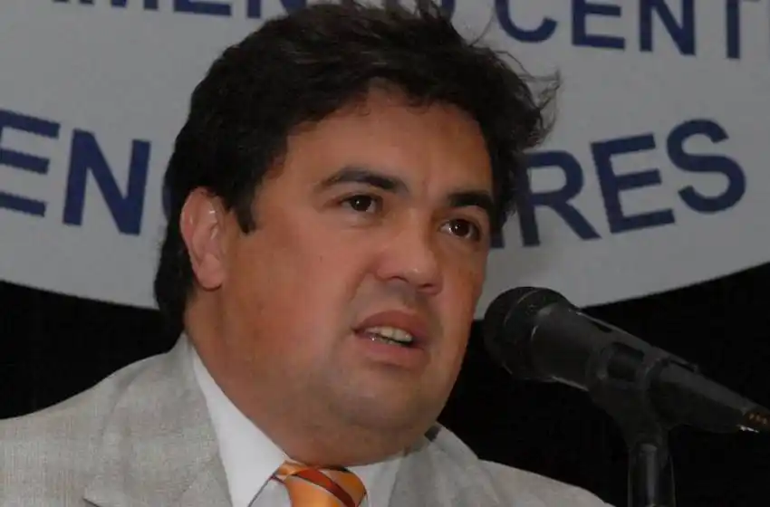 Denunciaron a Iguacel por la compensación a distribuidoras de gas