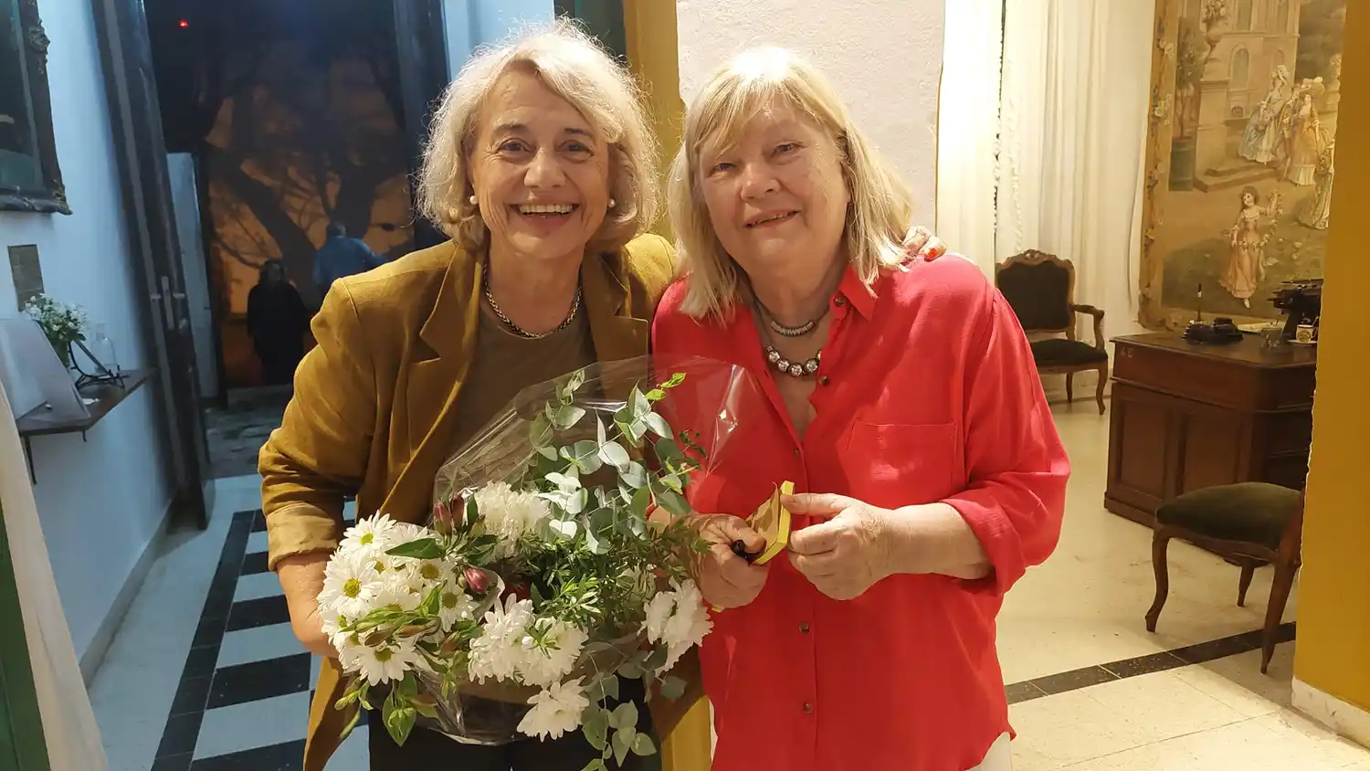 Virginia Hall presentó “Rotos”