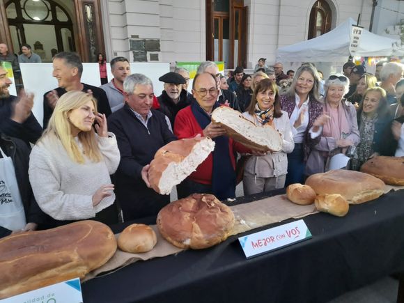 🍪 Fiesta con sabor local: Saladillo vivió una primera jornada multitudinaria en honor a la Galleta de Piso