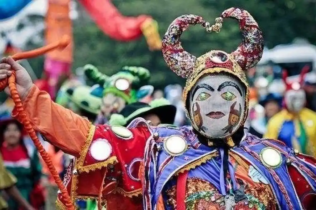 Con el desentierro del diablo se lanza el Carnaval en Jujuy