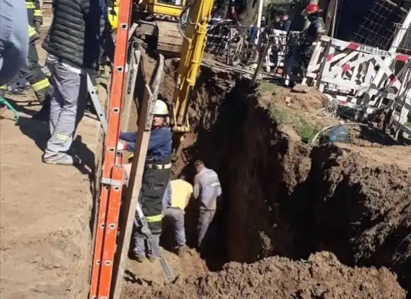 Escobar: Dos operarios murieron tras derrumbe en obra de cloaca en Maschwitz