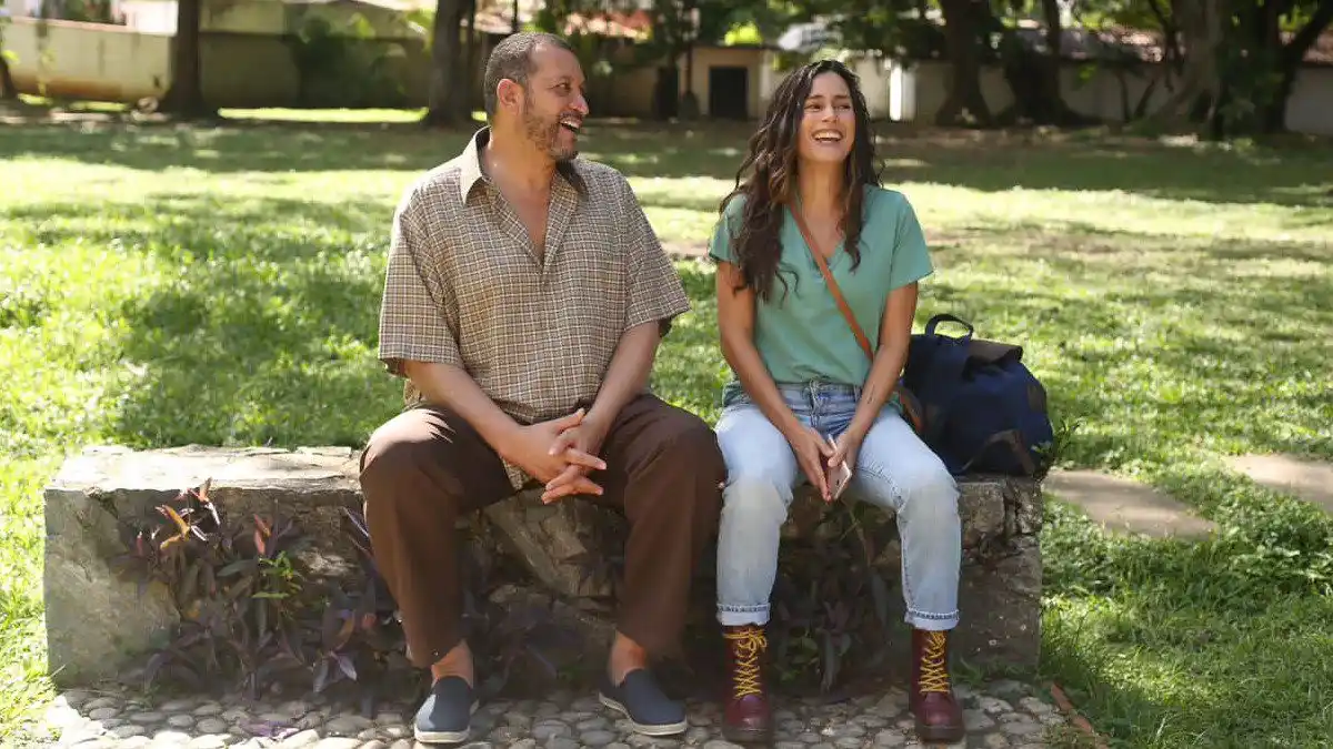 Alejandra Sandoval y Jorge Reyes se unen en «Julia tiene sugar»