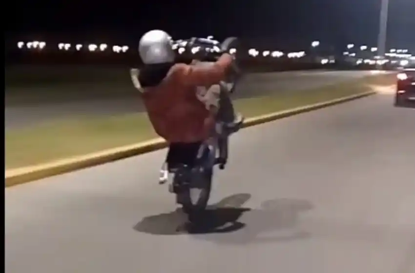 Imprudencia total: otra vez picadas de motos en Ruta 11