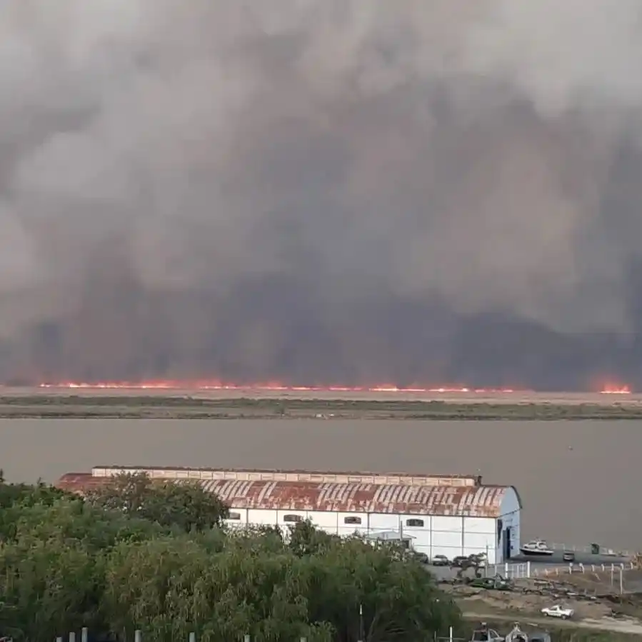 Ley de Humedales: Organizaciones realizaron una asamblea frente a Casa de Gobierno