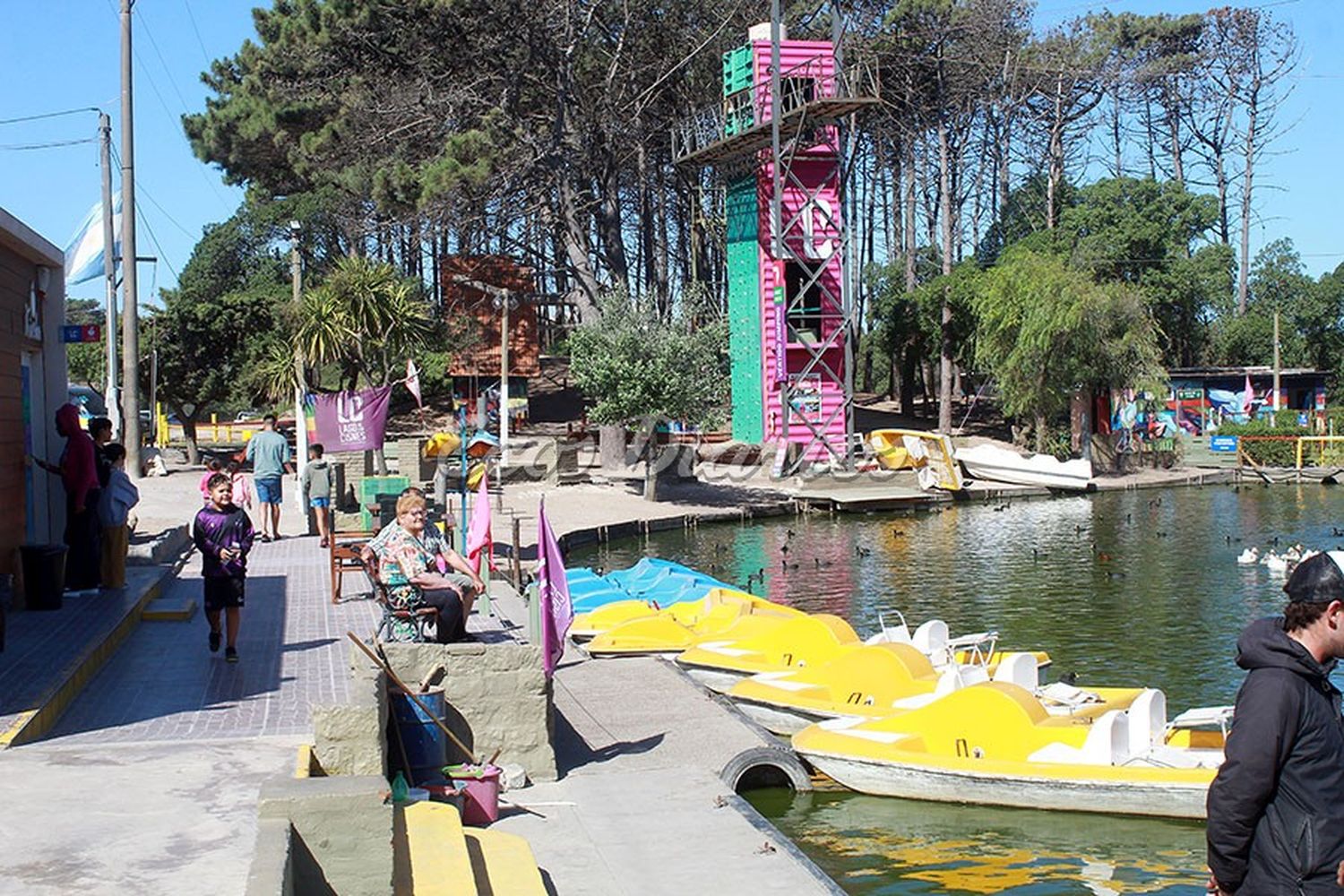 Juegos y un show para chicos en el Lago de los Cisnes