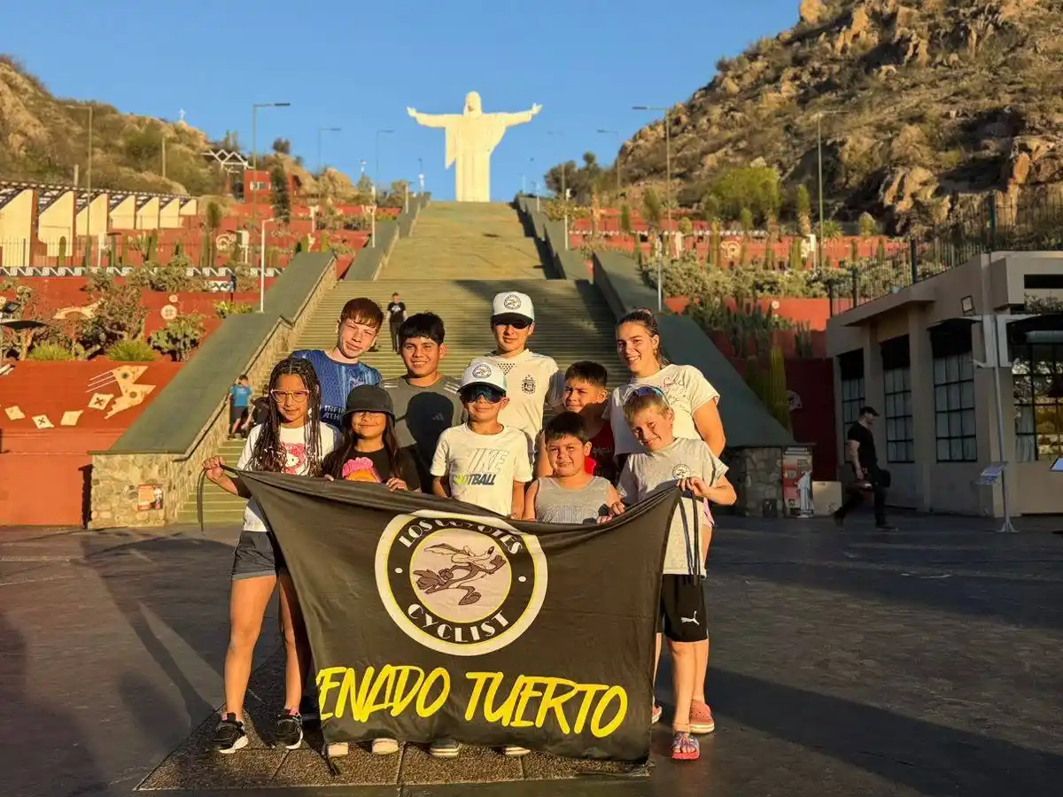 Coyotes Cyclist - 10