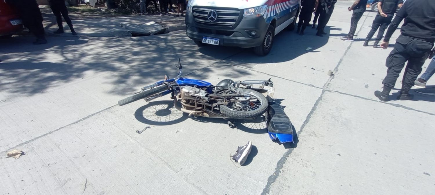 Accidente fatal en VGG: un motociclista murió tras ser atropellado por un móvil policial