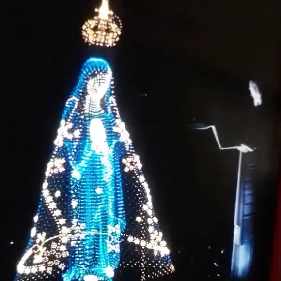 En Brasil ocuparon miles de drones, para formar a la Virgen María, en su advocación de nuestra Señora de “Aparecida”