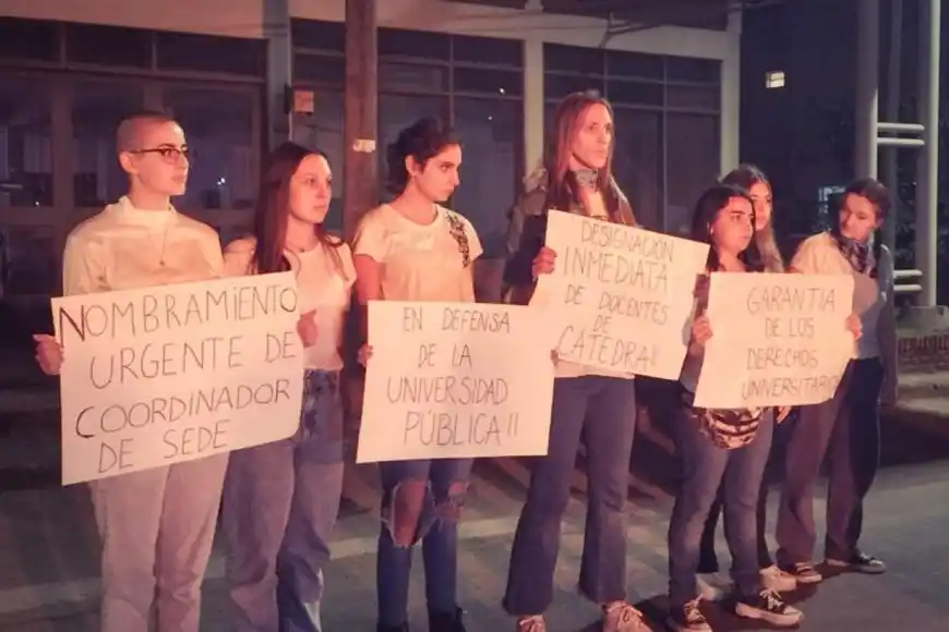 Una carrera de Uader se quedó sin profesores y los estudiantes no pueden egresar