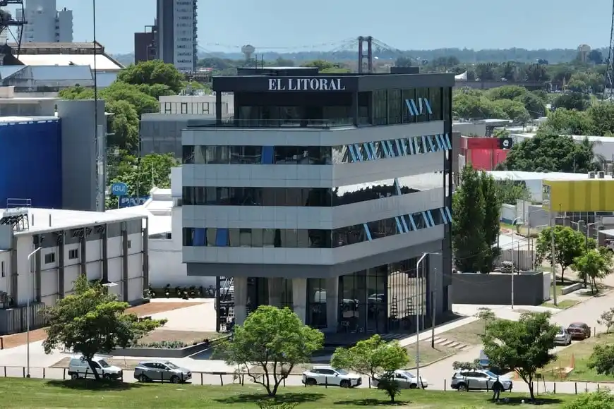 Nueva sede de El Litoral: desde el Puerto de Santa Fe y de cara al futuro. Foto: Fernando Nicola