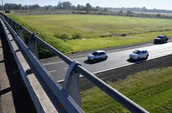 Tiroteo y asalto en la autopista Rosario-Córdoba: identificaron al delincuente fallecido