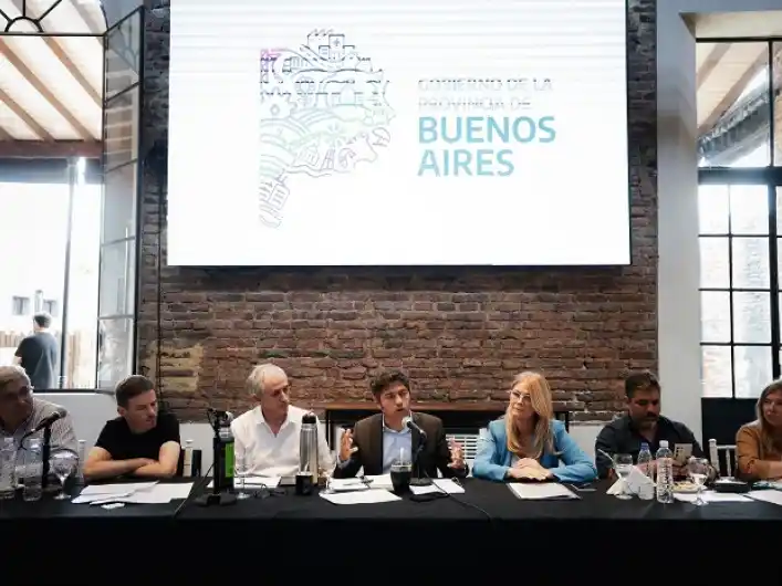 El encuentro reunió a más de 250 representantes de la industria, el turismo, el comercio, la cultura y el sector agrario.