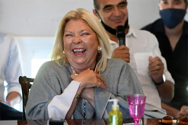 Carrió presentó su libro en un encuentro con pocos dirigentes de Juntos por el Cambio