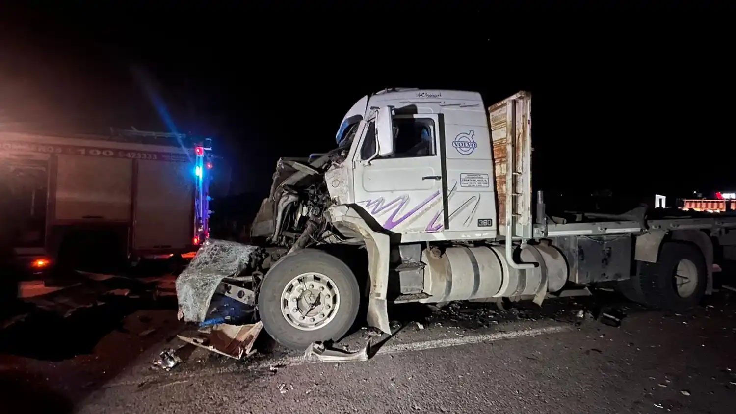 Choque de camiones en la Ruta 14: trasladaron a un conductor herido al Hospital Centenario