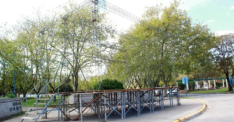 Preparan la Semana Santa en la plaza Rocha
