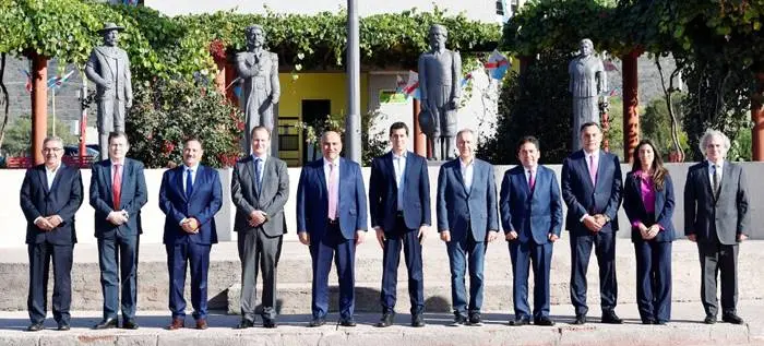 Bordet propone una plataforma portuaria integrada con Chile