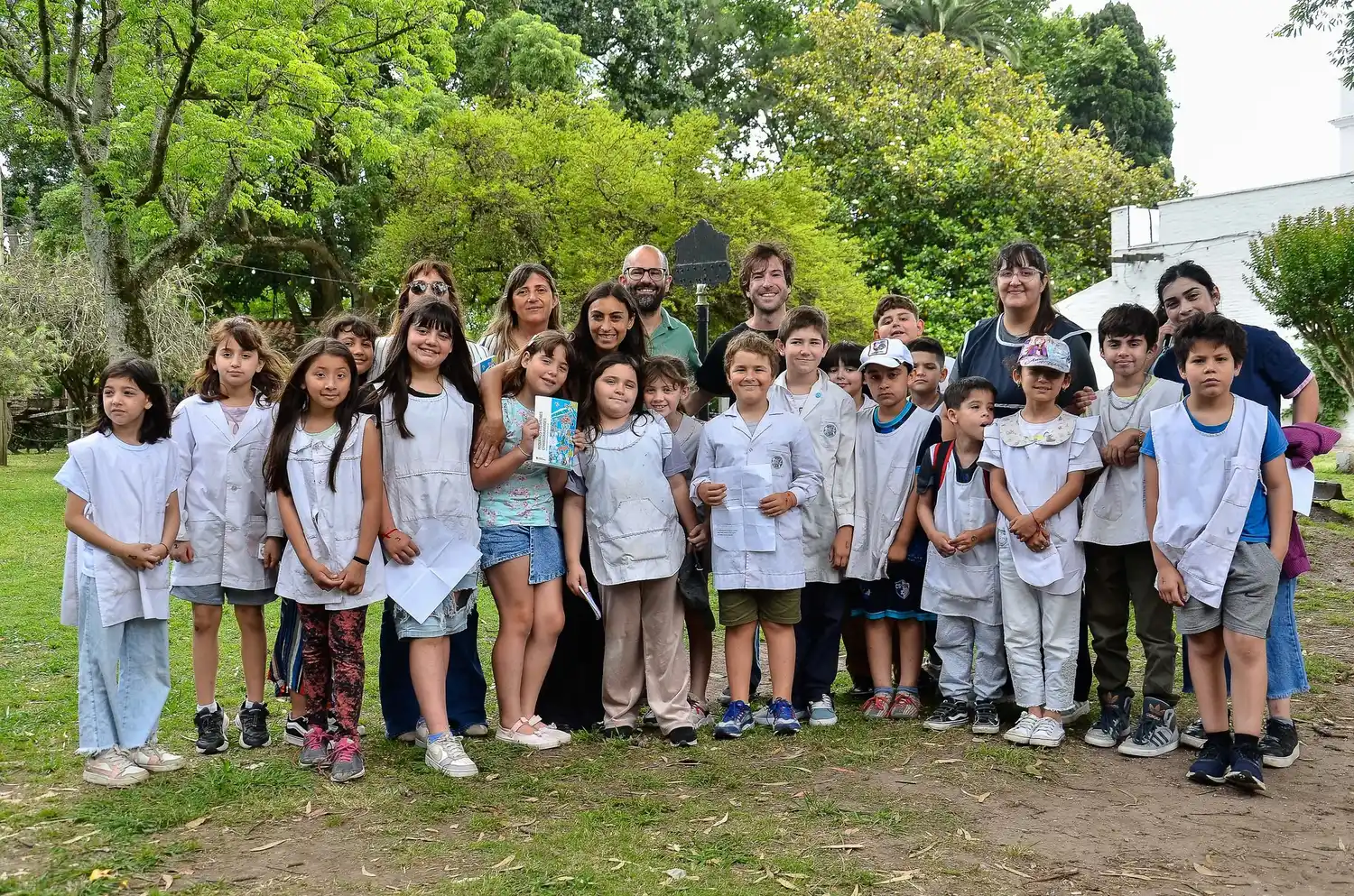 Niños de 34 escuelas de Chascomús presentaron un libro colectivo: un hito cultural en tiempos de pantallas
