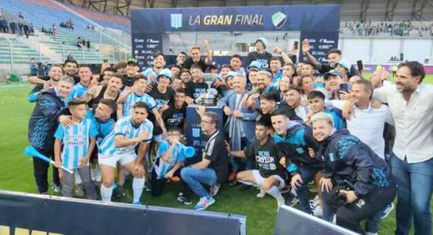 Racing de Córdoba ascendió
a la Primera Nacional