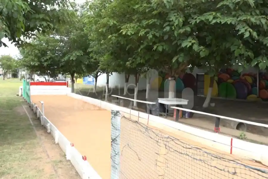 Se resolvió la polémica de barrio Mosconi por el baño químico de una cancha de bochas: ¿qué decidieron?